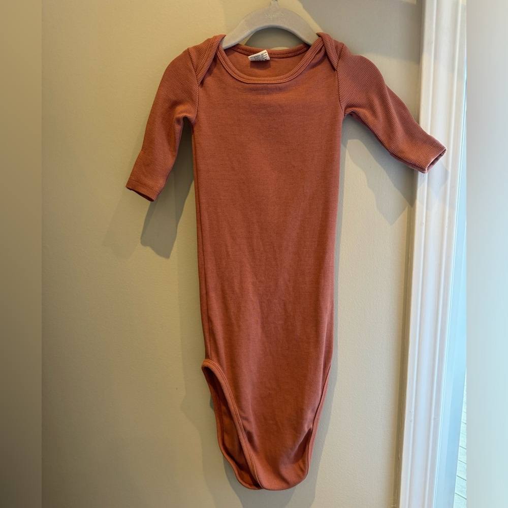 Mushie Knotted Gown